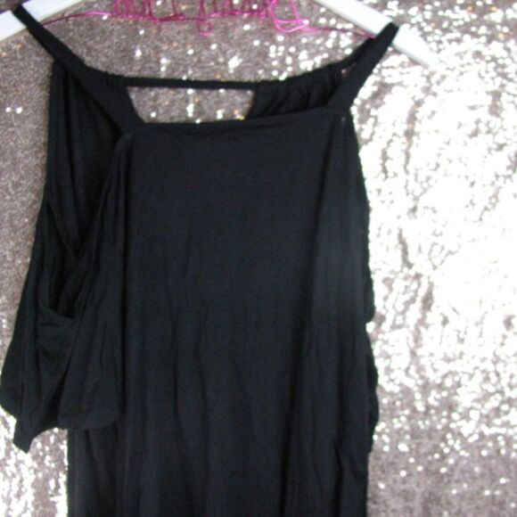 NWT BloomChic black cold shoulder top 10/M - Picture 7 of 8
